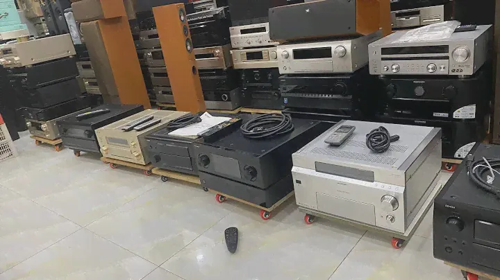 Denon AVC-A1HD , Sony DA9000ES, Pioneer SC-LX90, Yamaha DSP-Z11 , Pioneer VSA-AX8 , Denon AVC-A1SR