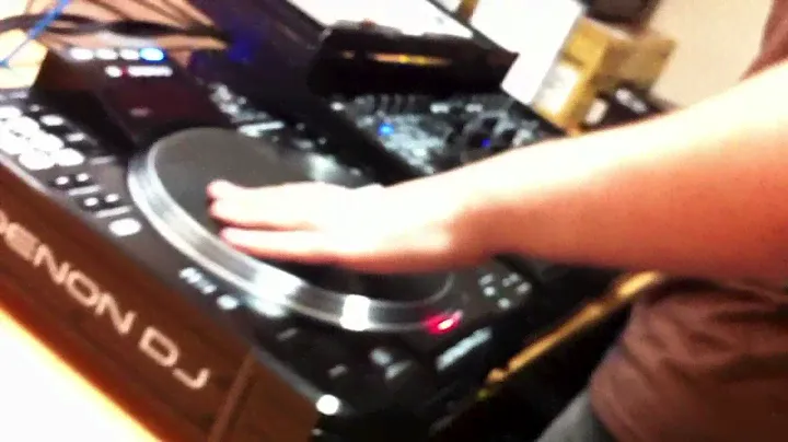 Could this be the new Denon 3900 ?