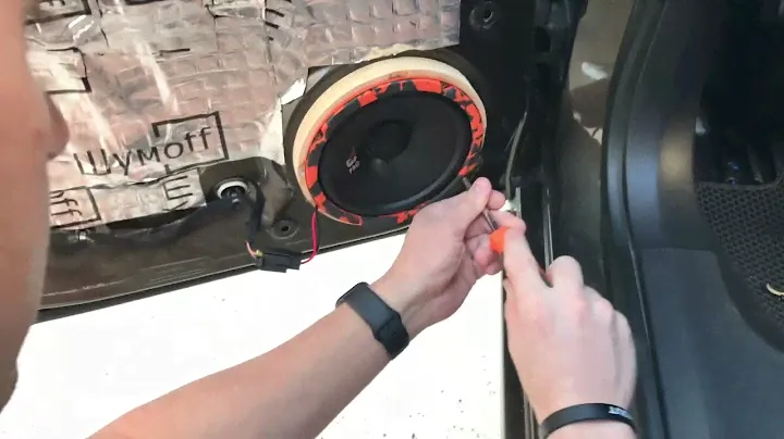 Замена штатных динамиков в Citroen C4 на DL Audio Gryphon Pro 165 Midbass