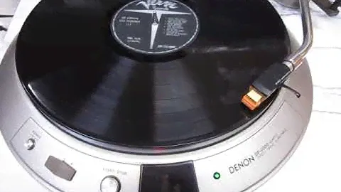 DENON DP-2000 QUARTZ DIRECT DRIVE TURNTABLE