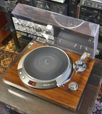 Проигрыватель пластинок Denon DP-50L. Обслужен
